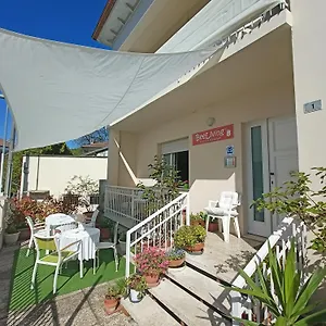 Bed & Breakfast Beeliving Room&breakfast (adults Only), Riccione